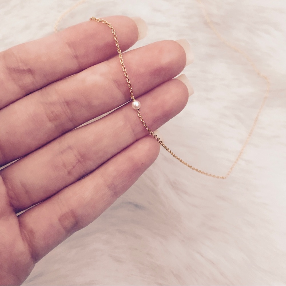 Micro pearl choker new in velvet pouch